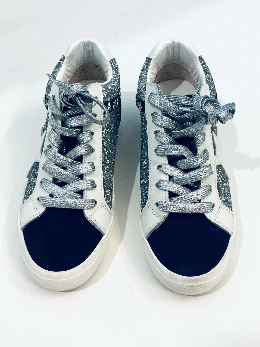 VINTAGE HAVANA, Yaya Glitter Low-Top Sneaker in Navy/Silver Multi, Size 8